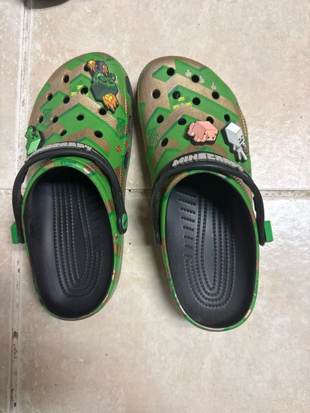 Men Green Crocs Sandals with Minecraft Accents Size 9/10